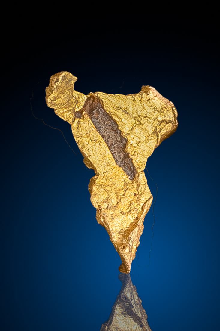 (image for) Sharp and Unusual Triangle Gold Nugget - Adelaine, Australia